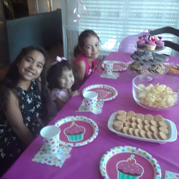 Meet your Posher, Hayat - Picture 1 of 1